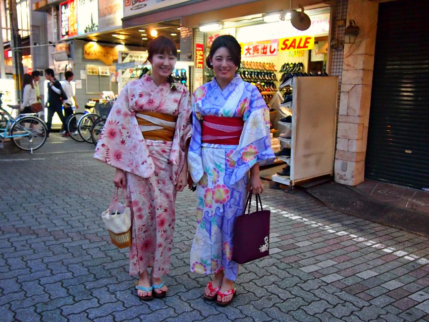 Japanese kimono girls 